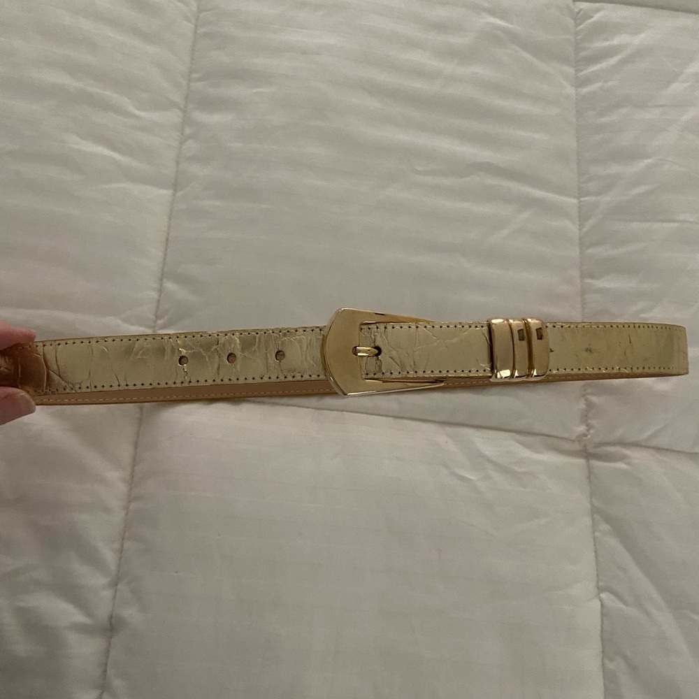 Vintage Ribco women’s M Elegant Leather Made USA Gold Belt